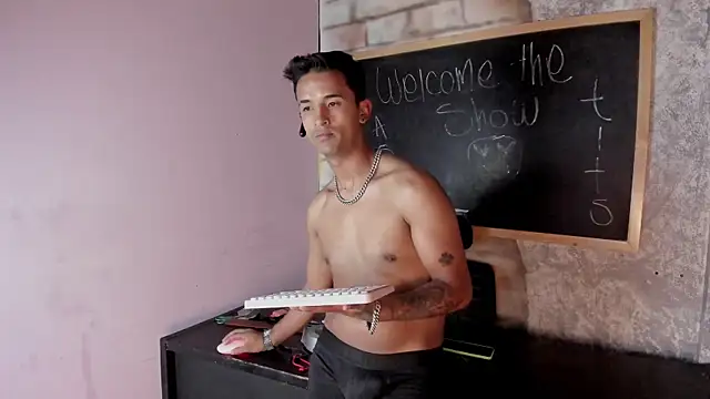 Nikki and Mayk online show from March 2025 05:42:02 AM