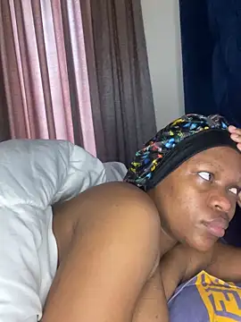 Snapshot of Boneca25 chatting on February 2025 05:07:02 AM Boneca25 online show from February 2025 05:07:02 AM