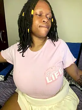 Snapshot of Boneca25 chatting on January 2026 10:23:01 PM Boneca25 online show from January 2026 10:23:01 PM