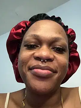 Snapshot of Boneca25 chatting on May 2026 05:50:02 PM Boneca25 online show from May 2026 05:50:02 PM