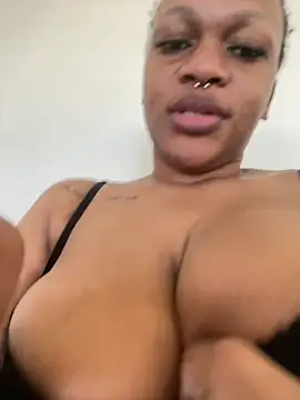 Snapshot of Boneca25 chatting on May 2026 11:37:01 AM Boneca25 online show from May 2026 11:37:01 AM