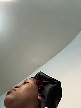 Boneca25 online show from May 2026 12:52:01 AM