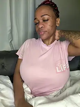 Boneca25 online show from July 2026 09:52:02 PM