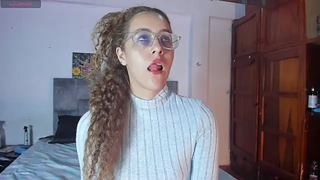 Snapshot of Isangel_ chatting on September 2025 03:52:01 AM Isangel online show from September 2025 03:52:01 AM