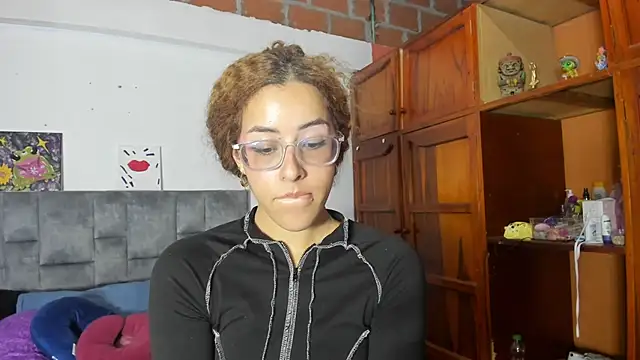 Snapshot of Isangel_ chatting on September 2025 07:11:02 AM Isangel online show from September 2025 07:11:02 AM