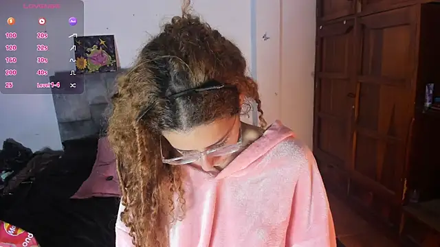 Snapshot of Isangel_ chatting on October 2025 07:16:01 AM Isangel online show from October 2025 07:16:01 AM