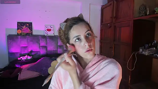 Snapshot of Isangel_ chatting on October 2025 06:11:02 AM Isangel online show from October 2025 06:11:02 AM