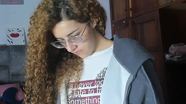 Snapshot of Isangel_ chatting on October 2025 05:50:02 AM Isangel online show from October 2025 05:50:02 AM