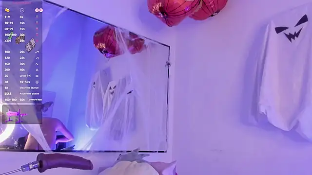 Snapshot of AnaChernova chatting on October 2025 11:05:01 AM AnaChernova online show from October 2025 11:05:01 AM