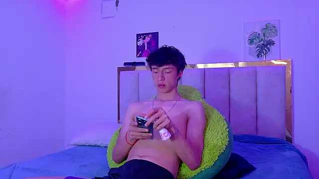 Juanmres online show from May 2026 02:02:02 PM