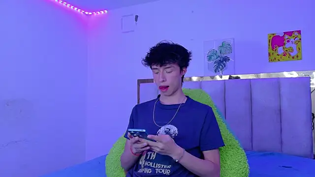 Juanmres online show from June 2026 07:26:02 PM