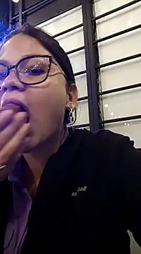 Vale Saenzz online show from March 2025 03:32:02 AM