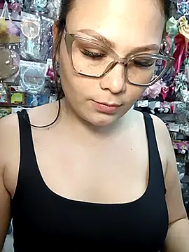 Vale Saenzz online show from October 2025 06:28:02 PM