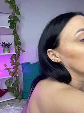 Snapshot of RaisaSalvi chatting on February 2025 09:15:02 PM RaisaSalvi online show from February 2025 09:15:02 PM