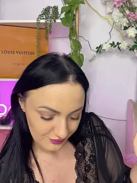 Snapshot of RaisaSalvi chatting on February 2025 04:46:02 PM RaisaSalvi online show from February 2025 04:46:02 PM