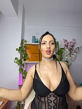 Snapshot of RaisaSalvi chatting on March 2025 03:53:02 PM RaisaSalvi online show from March 2025 03:53:02 PM