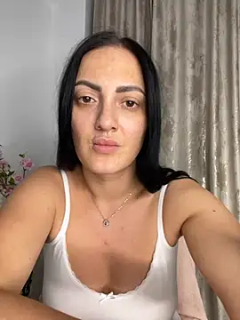 Snapshot of RaisaSalvi chatting on September 2025 12:49:02 PM RaisaSalvi online show from September 2025 12:49:02 PM