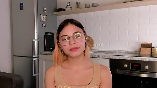 DarelleFare online show from January 2025 02:02:02 PM