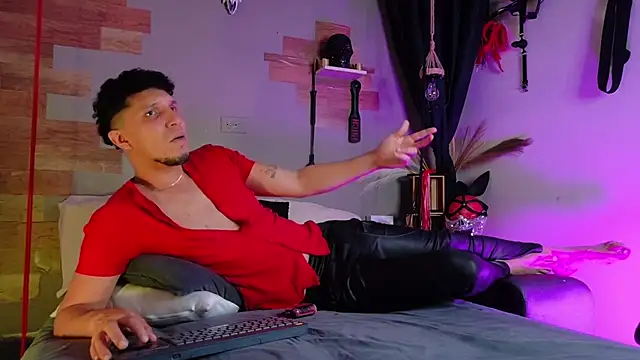 Snapshot of AngeloColleen chatting on November 2025 08:45:01 PM AngeloColleen online show from November 2025 08:45:01 PM