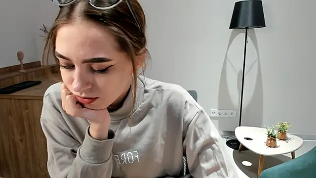 WhitneyCruise online show from January 2025 04:36:02 AM