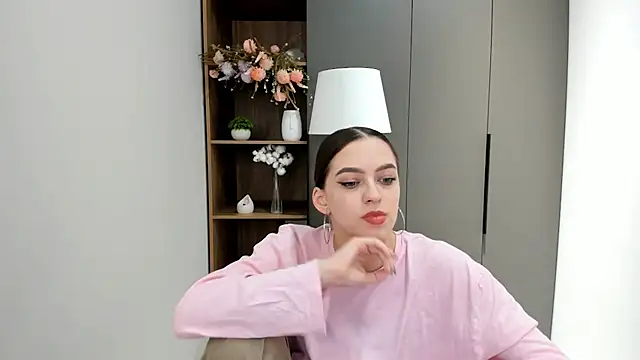 WhitneyCruise online show from February 2025 05:40:01 AM