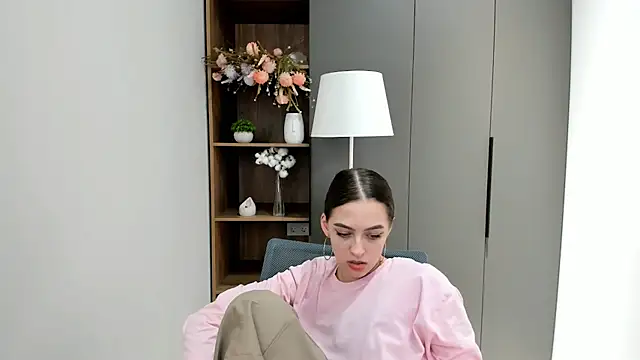 WhitneyCruise online show from February 2025 09:30:01 AM