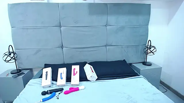 Snapshot of CamiilaReyes chatting on March 2025 01:46:01 PM CamiilaReyes online show from March 2025 01:46:01 PM