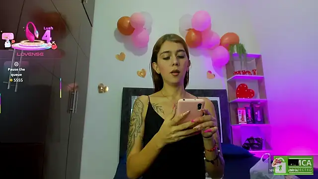 Snapshot of Nicol_TransGirl chatting on May 2026 04:41:02 AM Nicol TransGirl online show from May 2026 04:41:02 AM