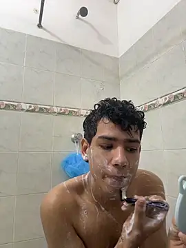 Snapshot of Santiago-Thompson chatting on December 2025 06:14:03 PM Santiago-Thompson online show from December 2025 06:14:03 PM