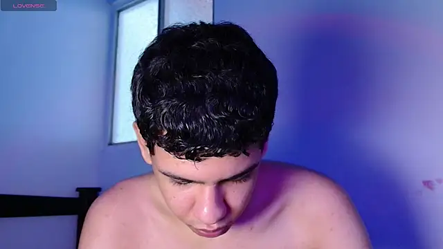 Snapshot of Santiago-Thompson chatting on February 2026 07:43:01 PM Santiago-Thompson online show from February 2026 07:43:01 PM