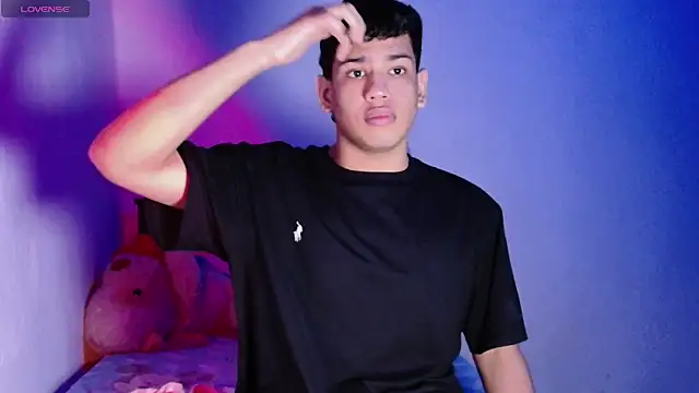 Snapshot of Santiago-Thompson chatting on March 2026 11:20:02 PM Santiago-Thompson online show from March 2026 11:20:02 PM