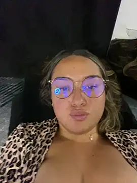 Snapshot of Iam_Cassi chatting on February 2025 12:15:02 AM Iam Cassi online show from February 2025 12:15:02 AM