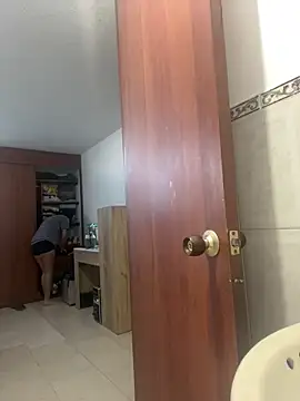 LiLy kIndly online show from October 2025 01:18:01 PM