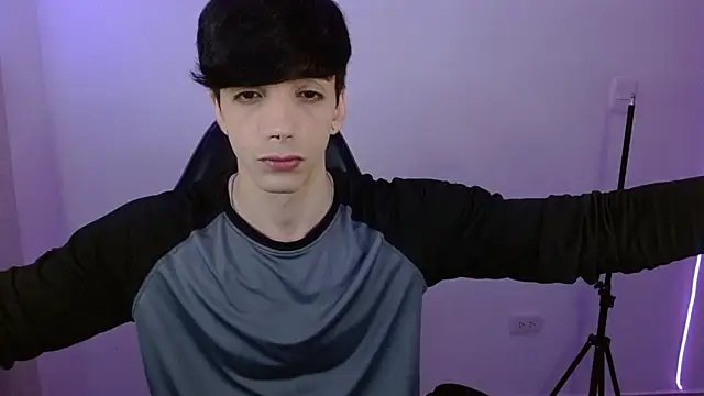 H3ll B0I online show from February 2026 11:56:01 PM