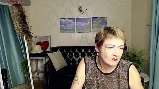 Snapshot of SexyGrandma_ chatting on October 2025 05:10:02 PM SexyGrandma online show from October 2025 05:10:02 PM