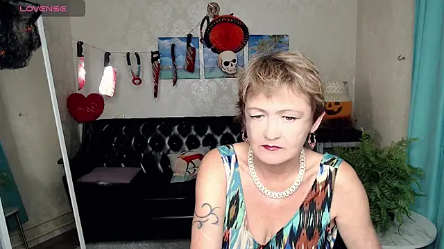 Snapshot of SexyGrandma_ chatting on October 2025 05:01:01 PM SexyGrandma online show from October 2025 05:01:01 PM