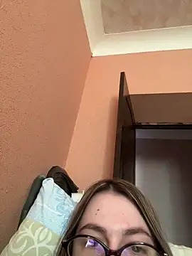 DearAlise online show from March 2026 10:21:01 AM