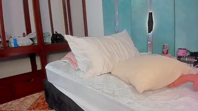 Snapshot of Annita001 chatting on December 2025 07:42:02 PM Annita001 online show from December 2025 07:42:02 PM