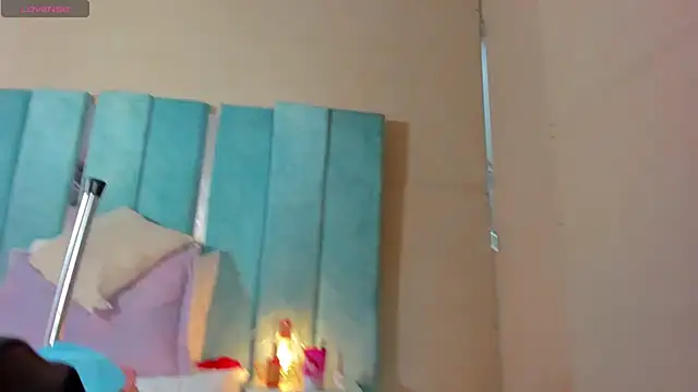 Annita001 online show from June 2026 08:24:01 PM