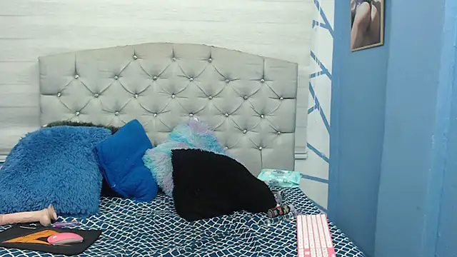 valeria  rouse online show from February 2025 04:36:02 PM