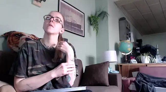 Astrid-Gilbert online show from February 2025 12:03:02 PM