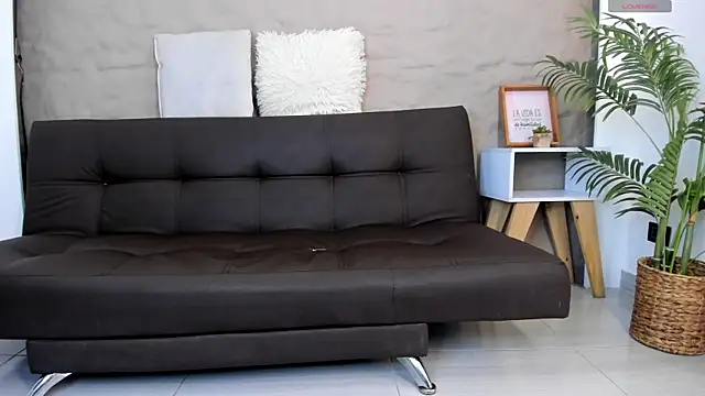 Shanntal  online show from March 2025 06:56:01 PM