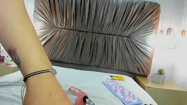 Snapshot of zoe_taylorr1 chatting on March 2025 07:21:02 AM zoe taylorr1 online show from March 2025 07:21:02 AM