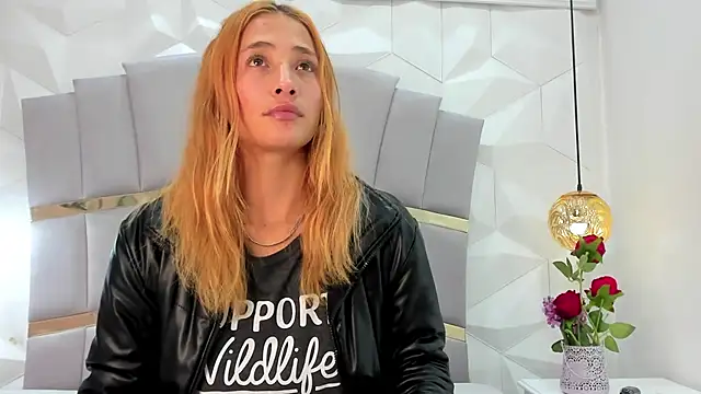 Snapshot of zoe_taylorr1 chatting on March 2025 10:43:02 AM zoe taylorr1 online show from March 2025 10:43:02 AM