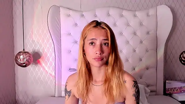 Snapshot of zoe_taylorr1 chatting on March 2025 04:10:01 AM zoe taylorr1 online show from March 2025 04:10:01 AM