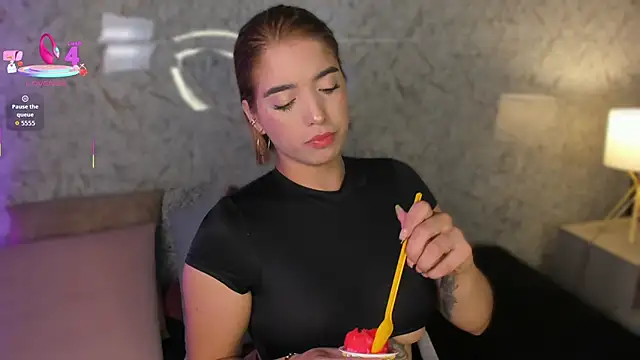 Hanna Vasquez online show from June 2026 07:46:01 PM