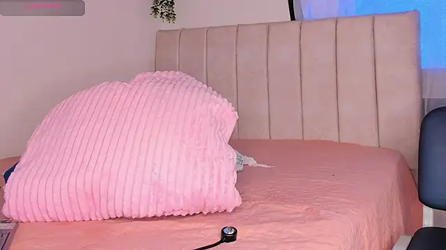 alice guzman1 online show from November 2025 04:23:01 PM