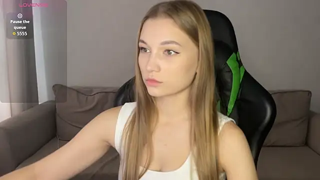 Snapshot of maria_plaudice chatting on October 2025 05:52:02 AM maria plaudice online show from October 2025 05:52:02 AM