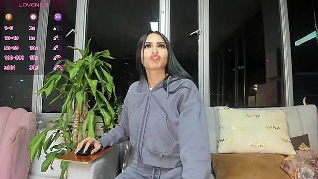 Little  Linda online show from September 2025 03:50:02 AM