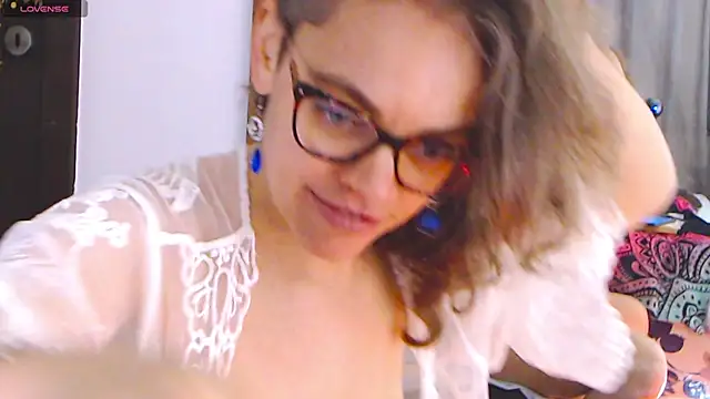 Snapshot of Ju-Hot chatting on February 2025 08:55:01 PM Ju-Hot online show from February 2025 08:55:01 PM